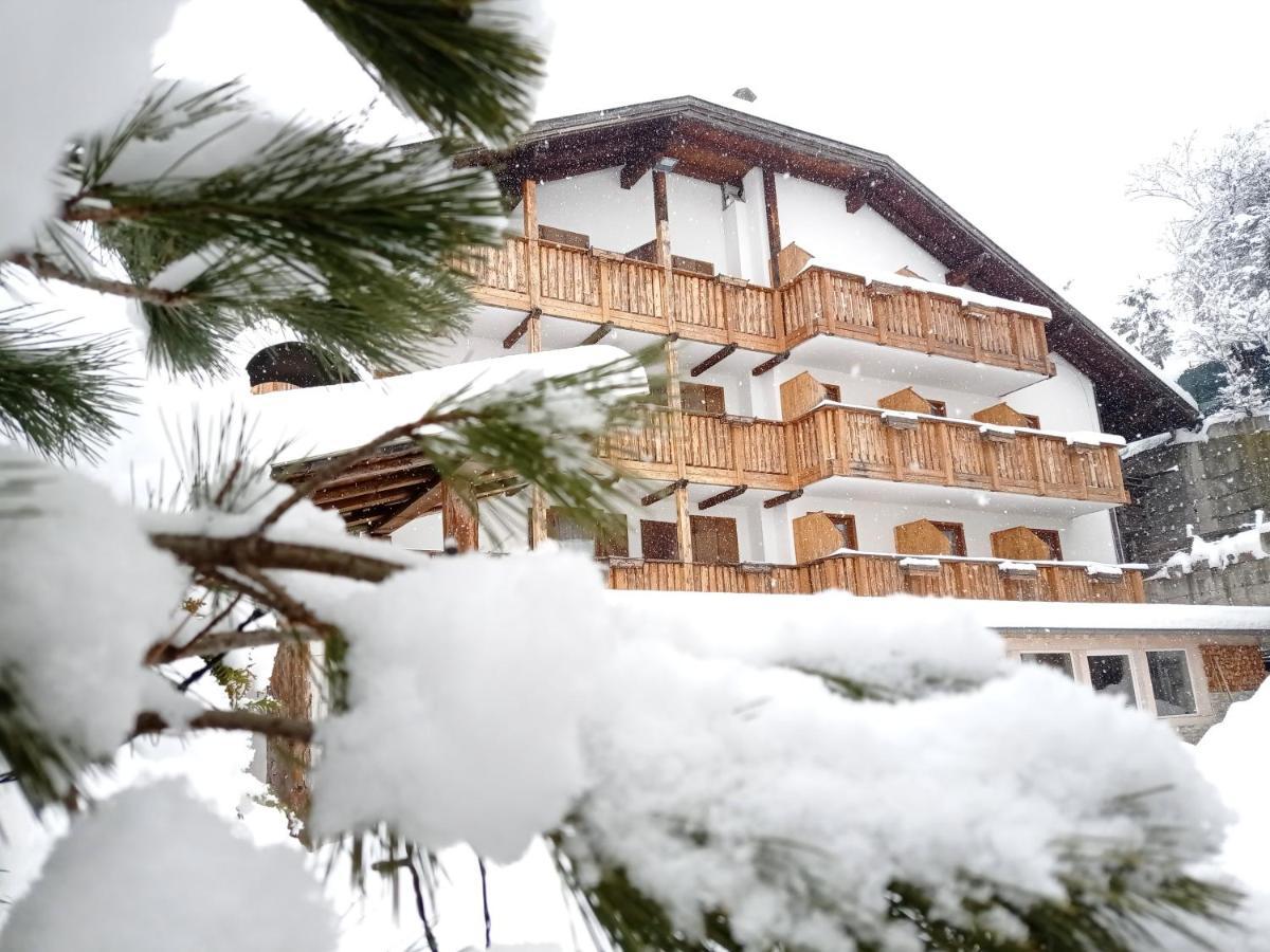 Hotel La Montanara Predazzo Kültér fotó