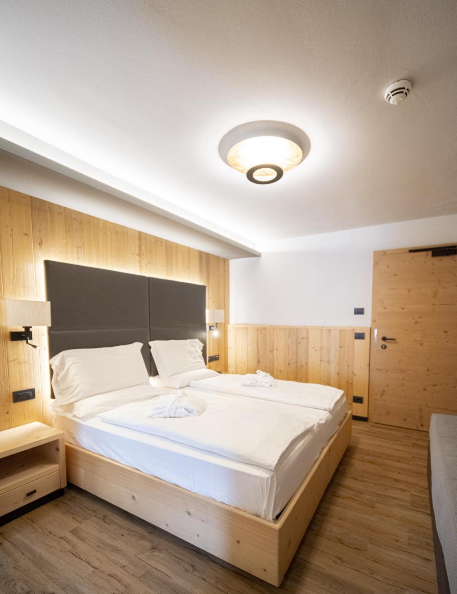 Hotel La Montanara Predazzo Kültér fotó